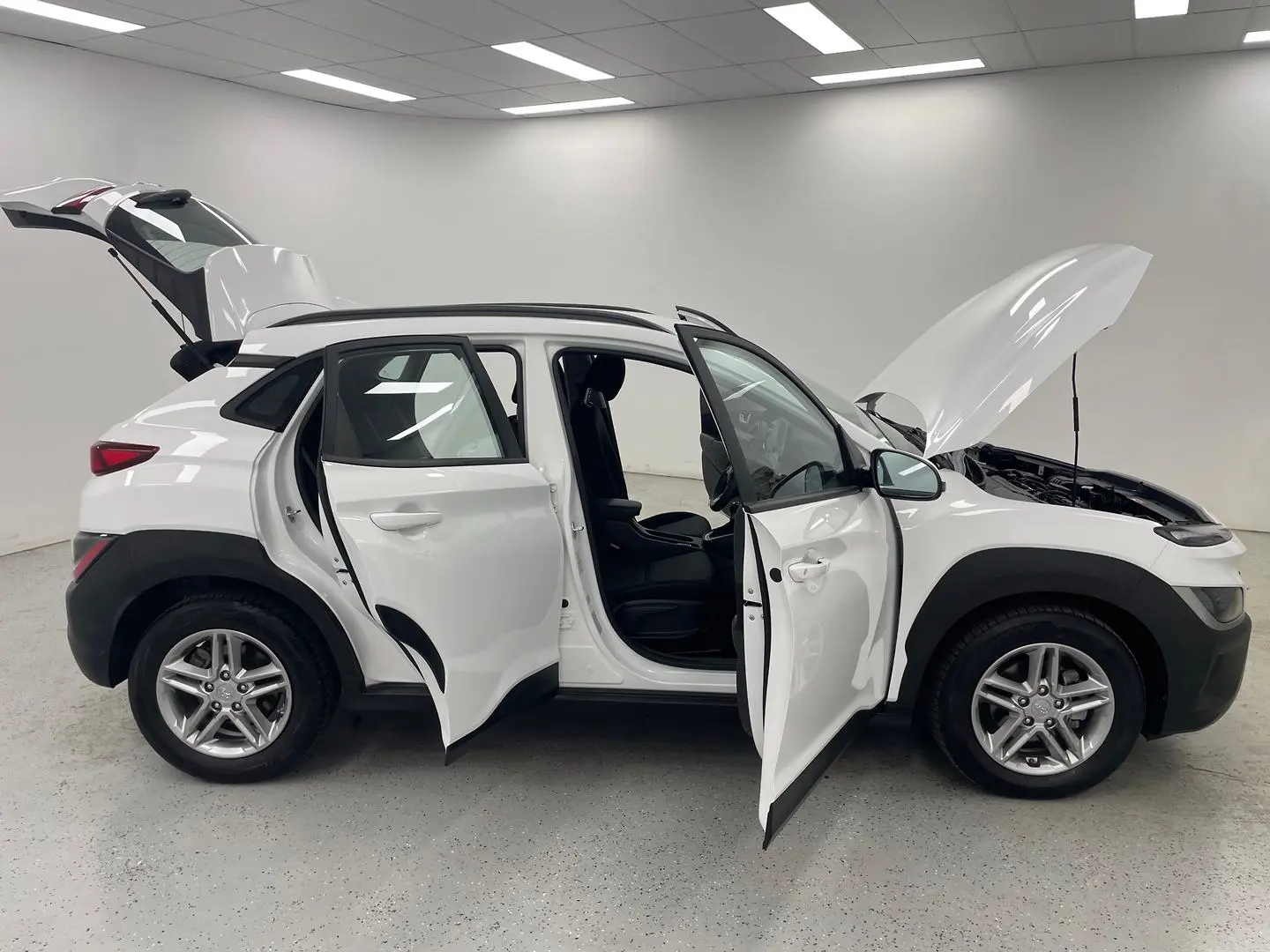 2023 Hyundai Kona Gallery Image 9