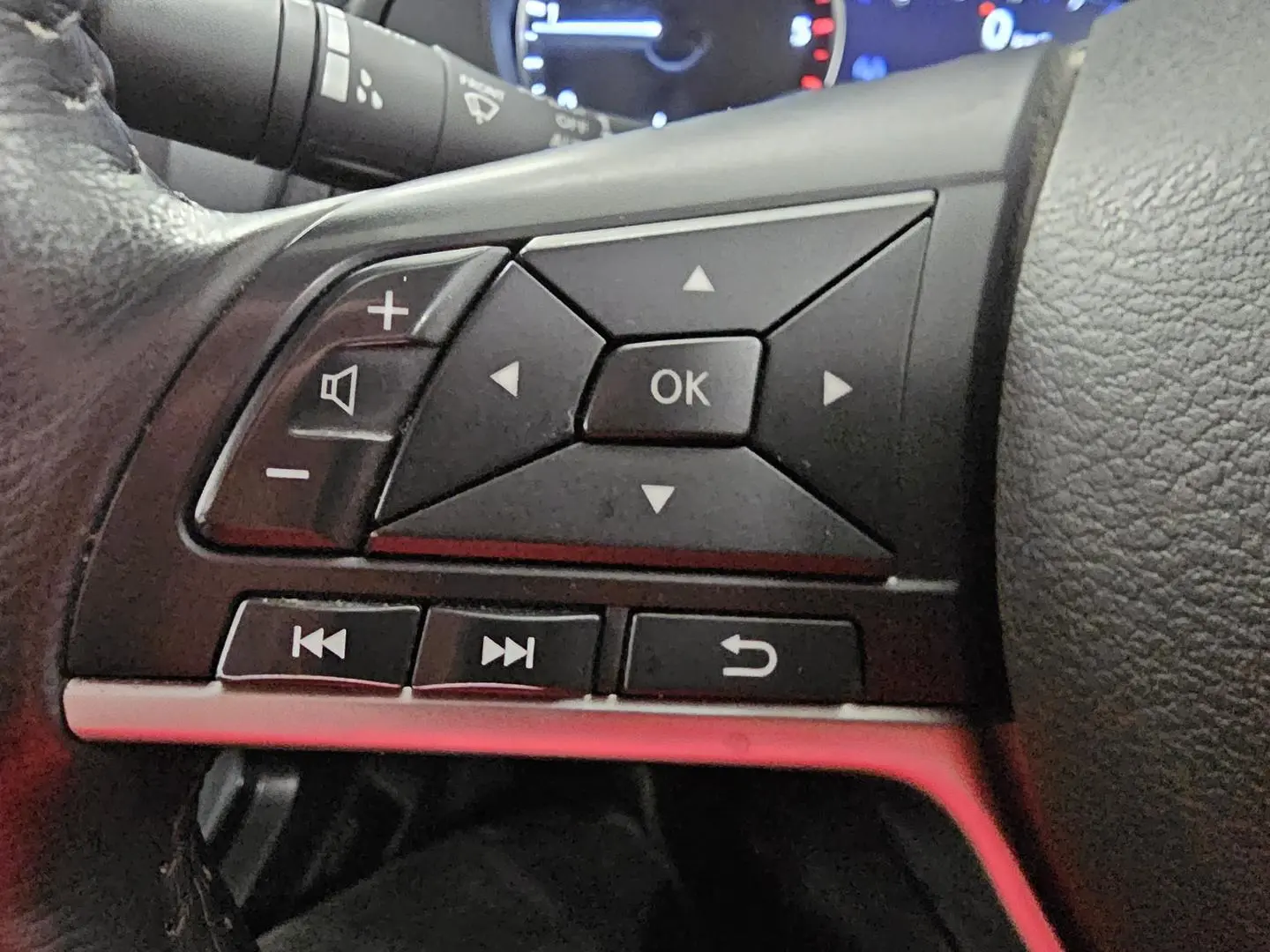 2021 Nissan Navara Gallery Image 33