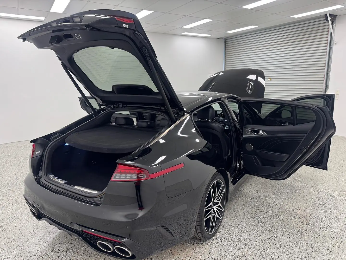 2022 Kia Stinger Gallery Image 9