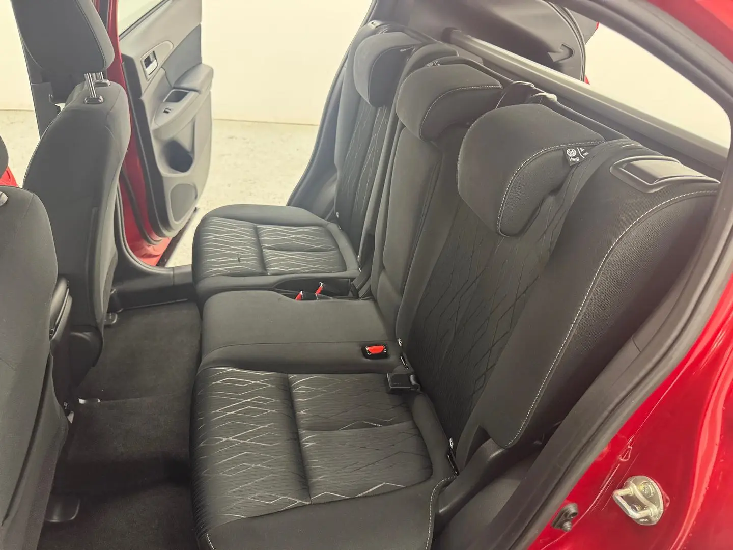 2019 Mitsubishi Eclipse Cross Gallery Image 28