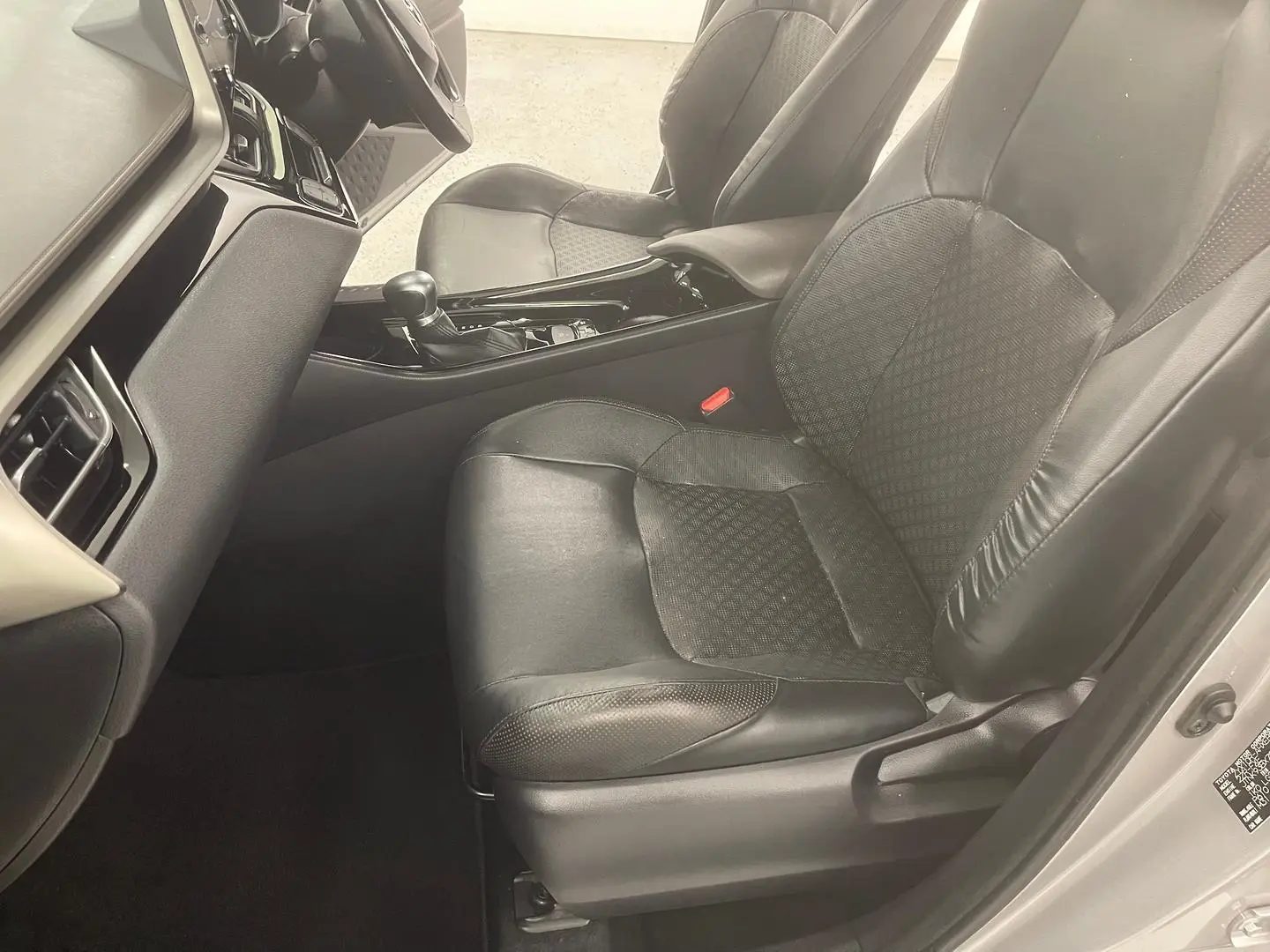 2020 Toyota C-HR Gallery Image 23