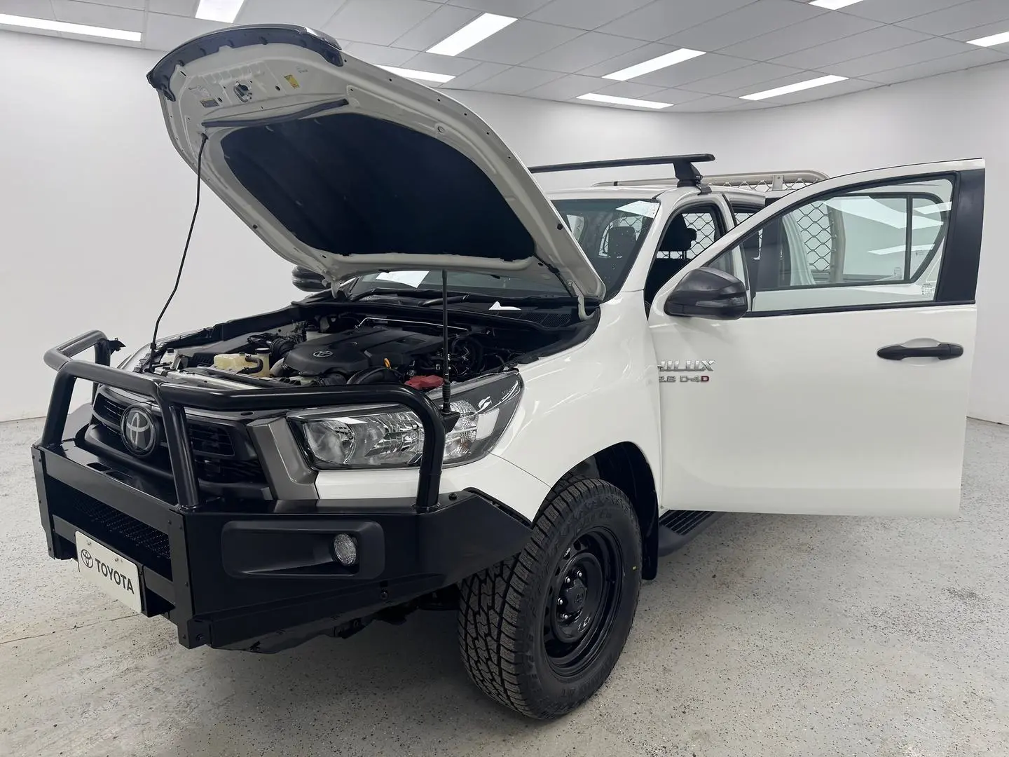 2022 Toyota Hilux Gallery Image 12