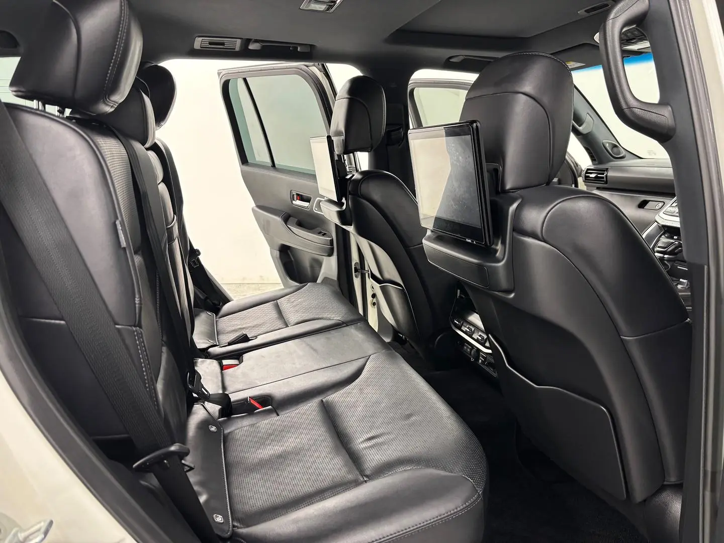 2022 Toyota Landcruiser Gallery Image 21