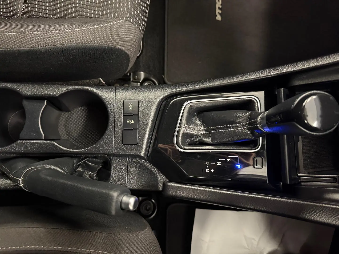 2016 Toyota Corolla Gallery Image 33