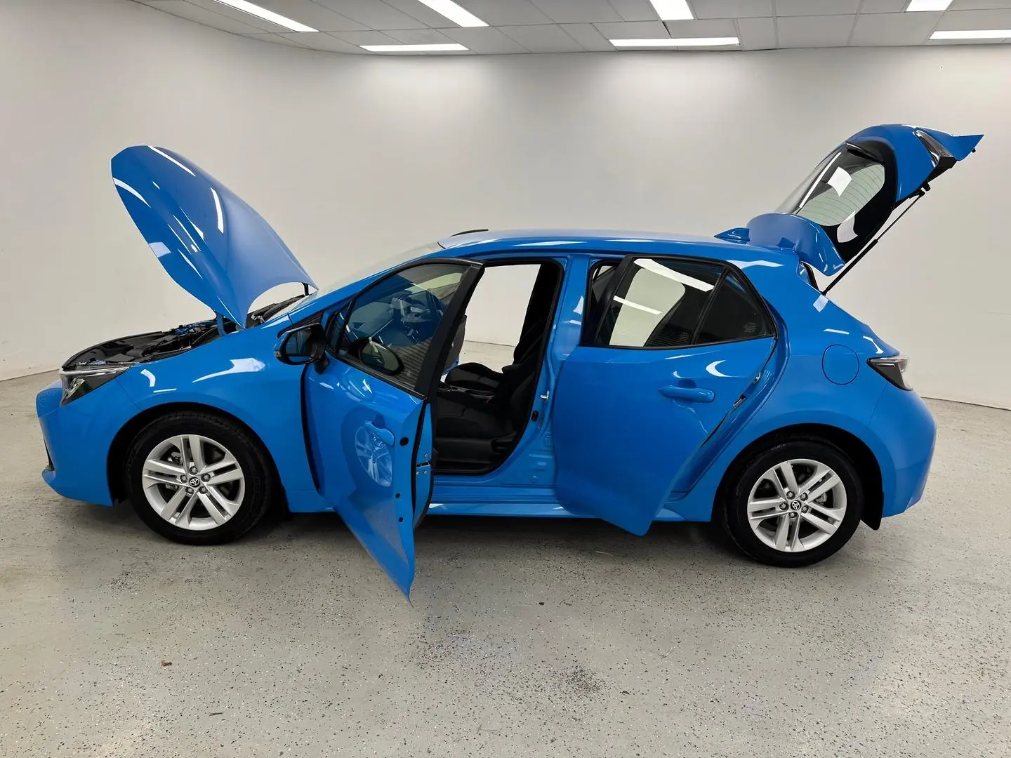 2020 Toyota Corolla Gallery Image 11