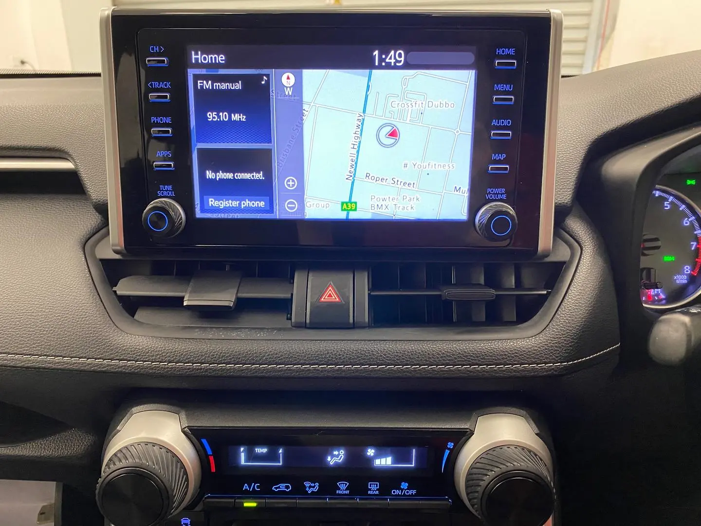 2019 Toyota RAV4 Image 27