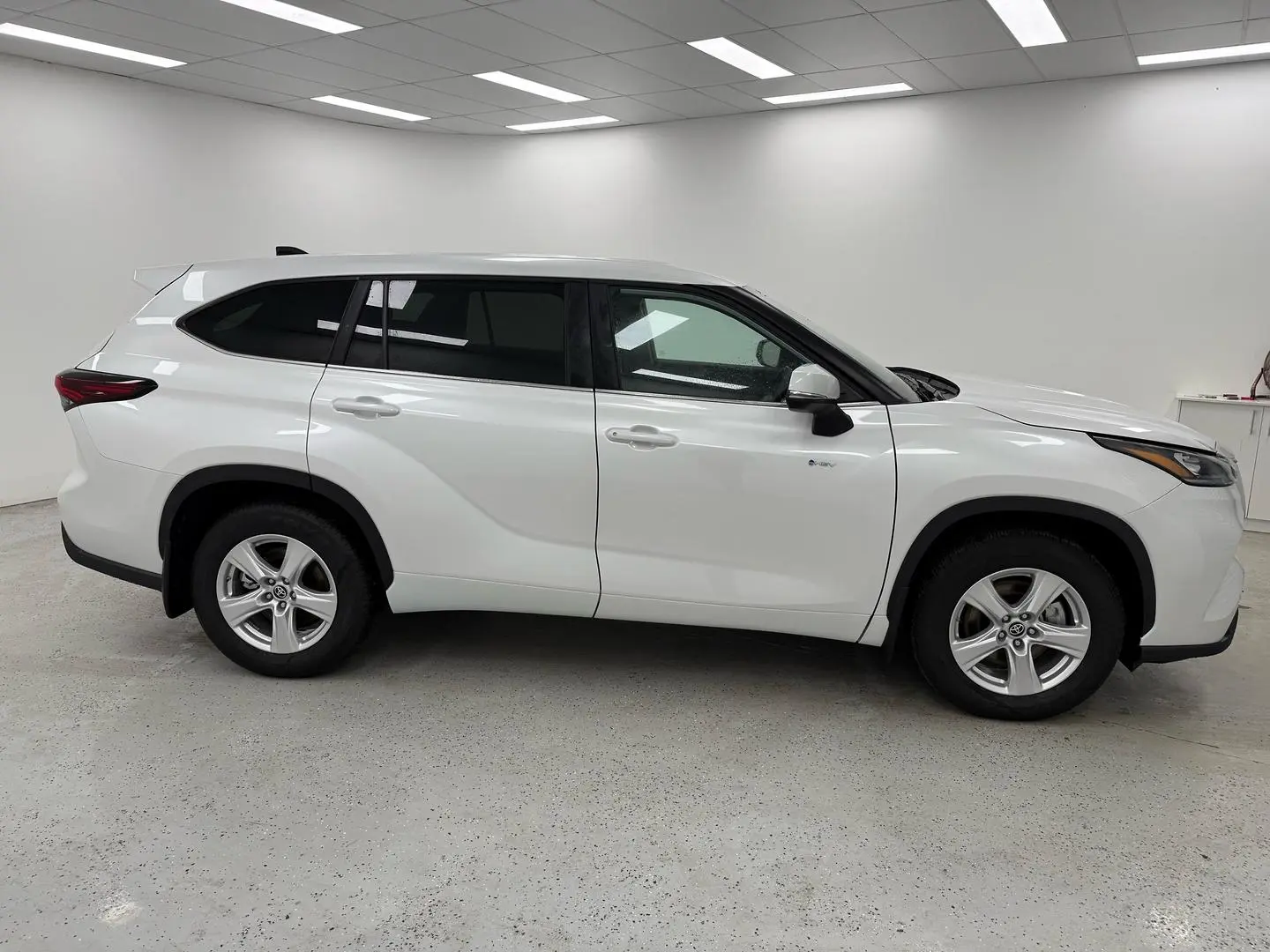 2025 Toyota Kluger Gallery Image 2