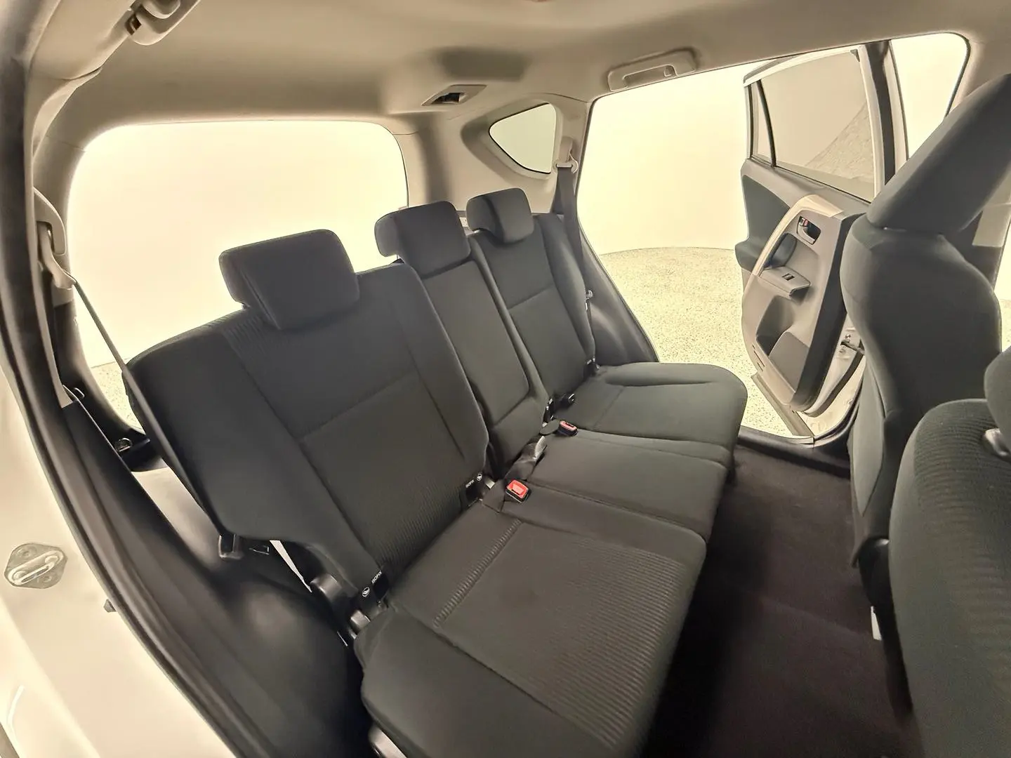 2014 Toyota RAV4 Gallery Image 18