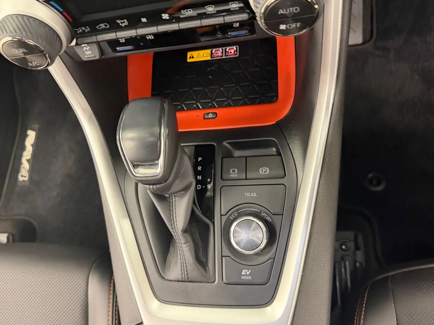 2024 Toyota RAV4 Gallery Image 20