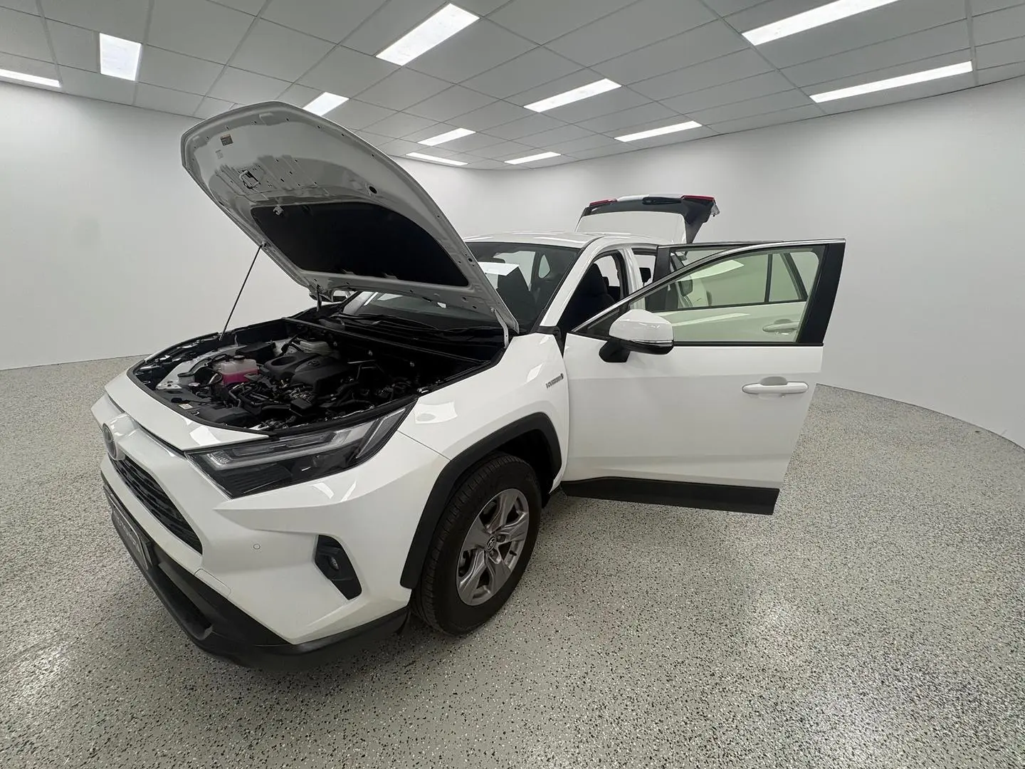 2024 Toyota RAV4 Gallery Image 15