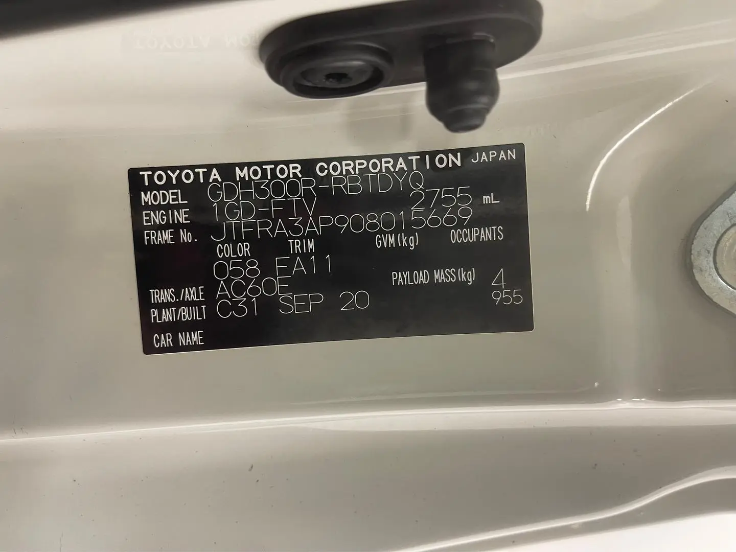 2020 Toyota Hiace Gallery Image 33