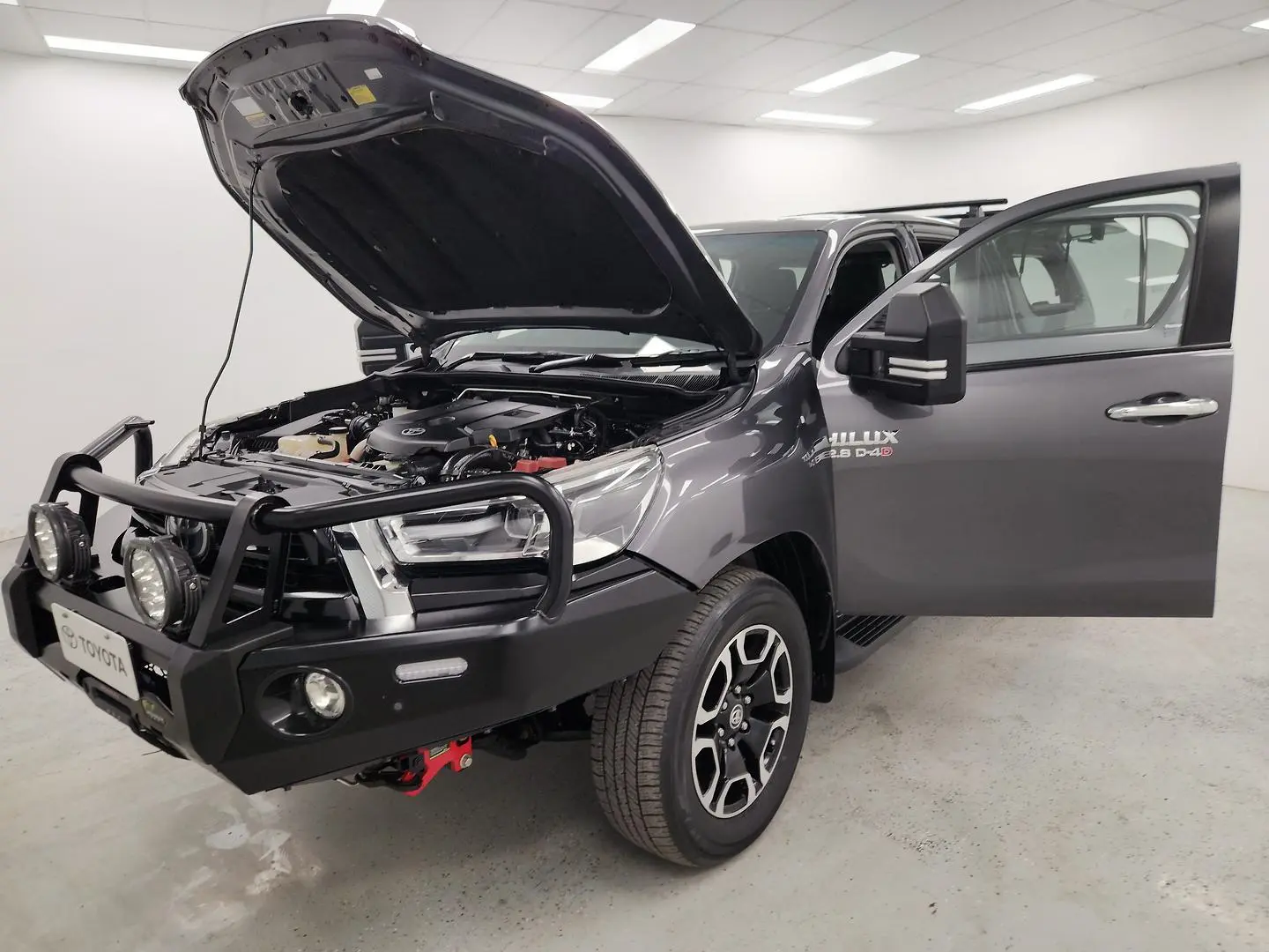 2022 Toyota Hilux Gallery Image 14