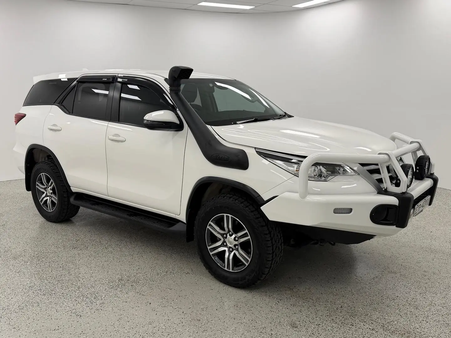 2019 Toyota Fortuner Gallery Image 2