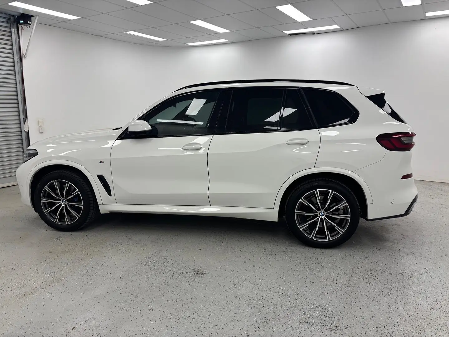 2021 BMW X5 Gallery Image 3