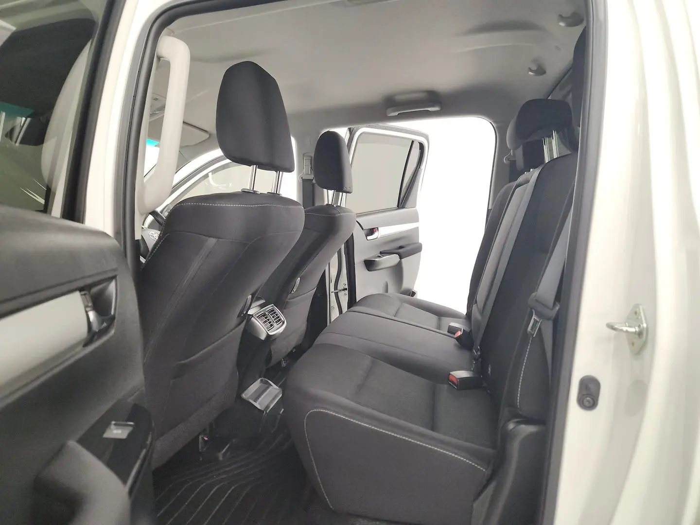 2023 Toyota Hilux Gallery Image 19