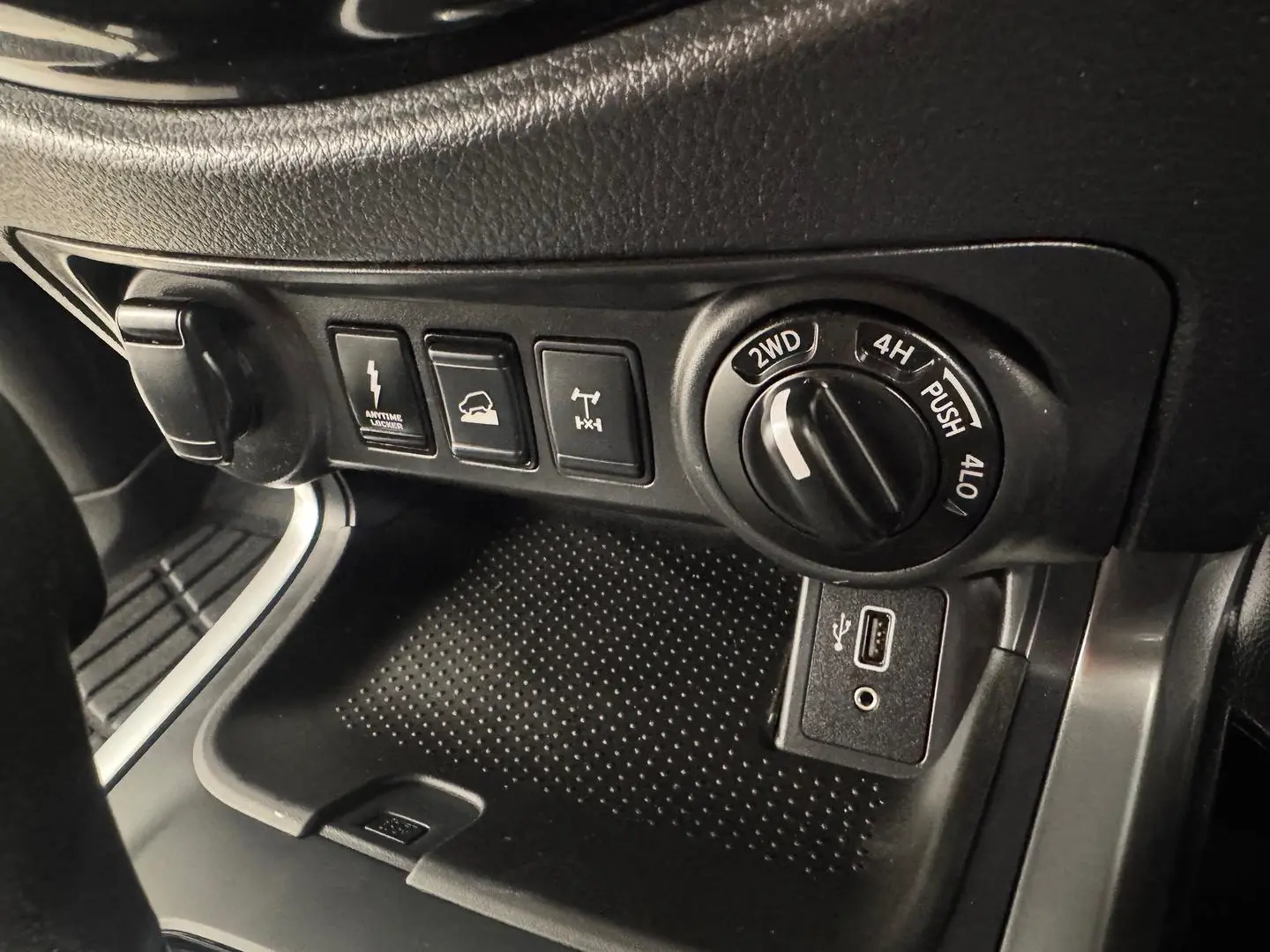 2024 Nissan Navara Gallery Image 21