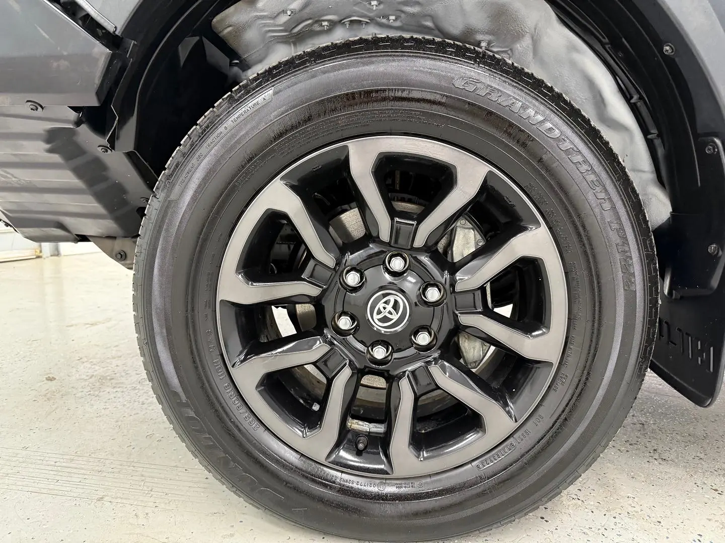 2022 Toyota Hilux Gallery Image 10