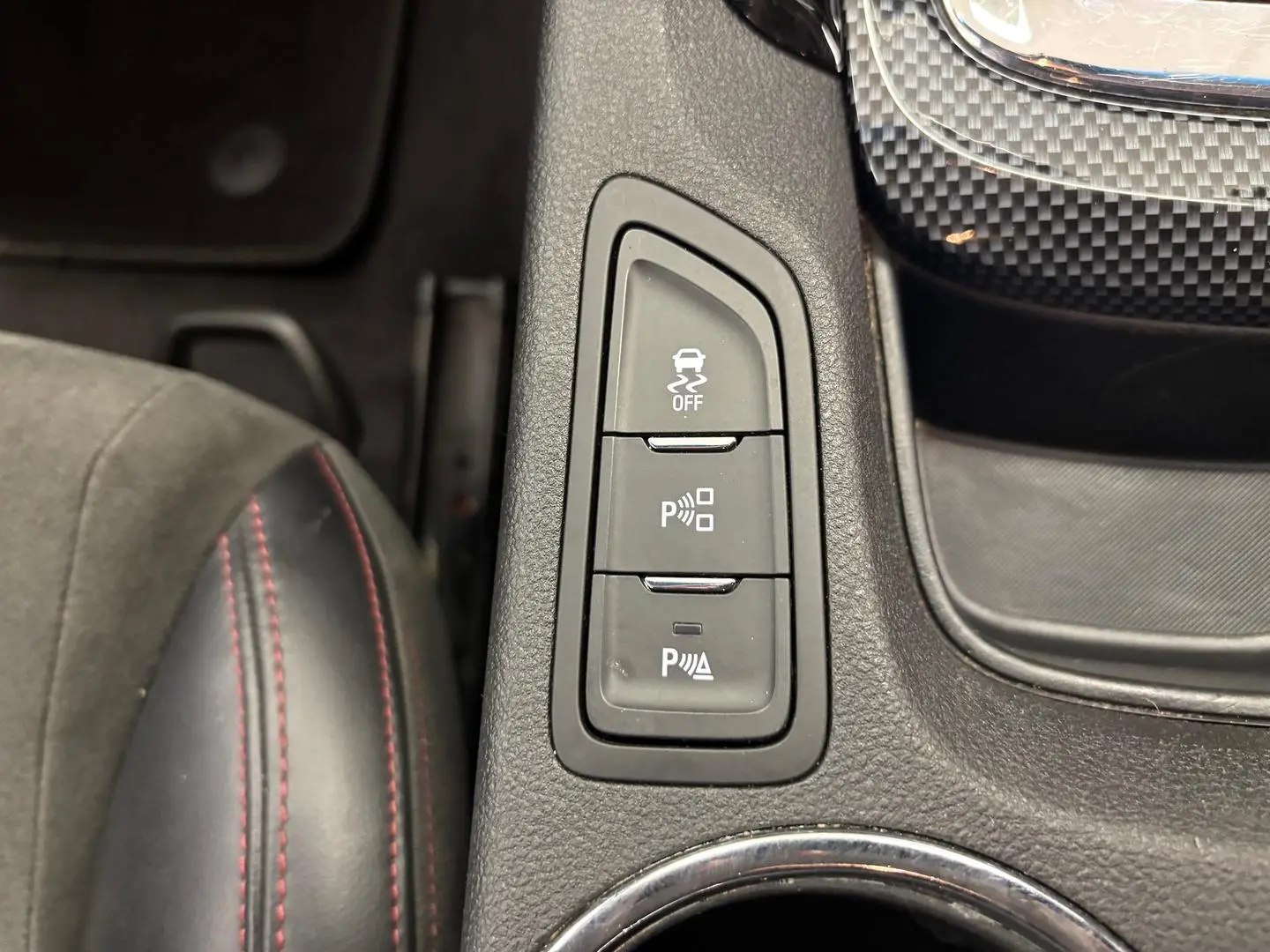 2016 Holden Commodore Gallery Image 32
