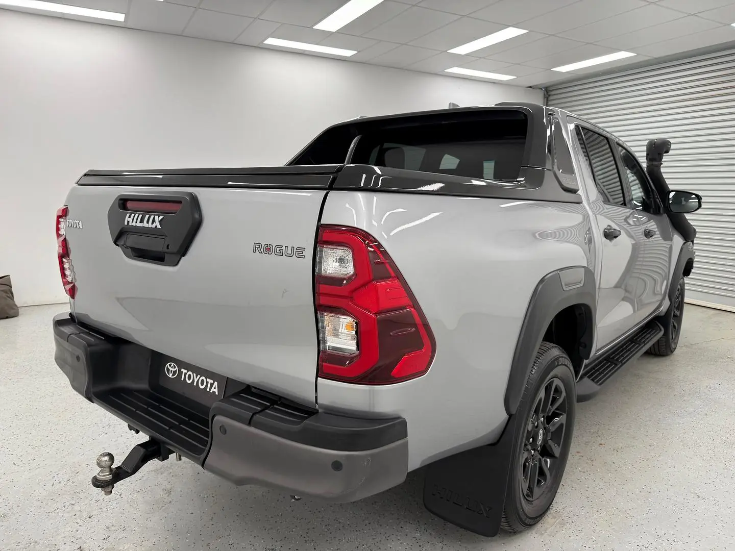 2022 Toyota Hilux Gallery Image 3