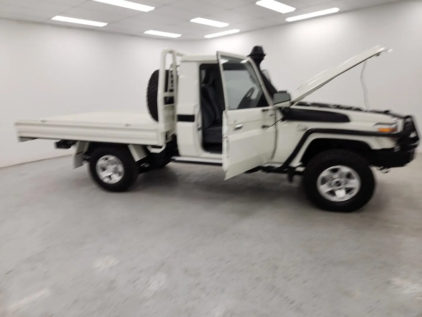 2022 Toyota Landcruiser Gallery Image 9