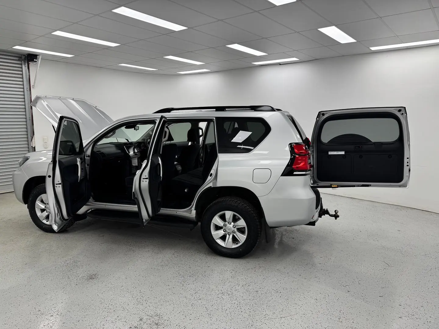 2021 Toyota Landcruiser Prado Gallery Image 10