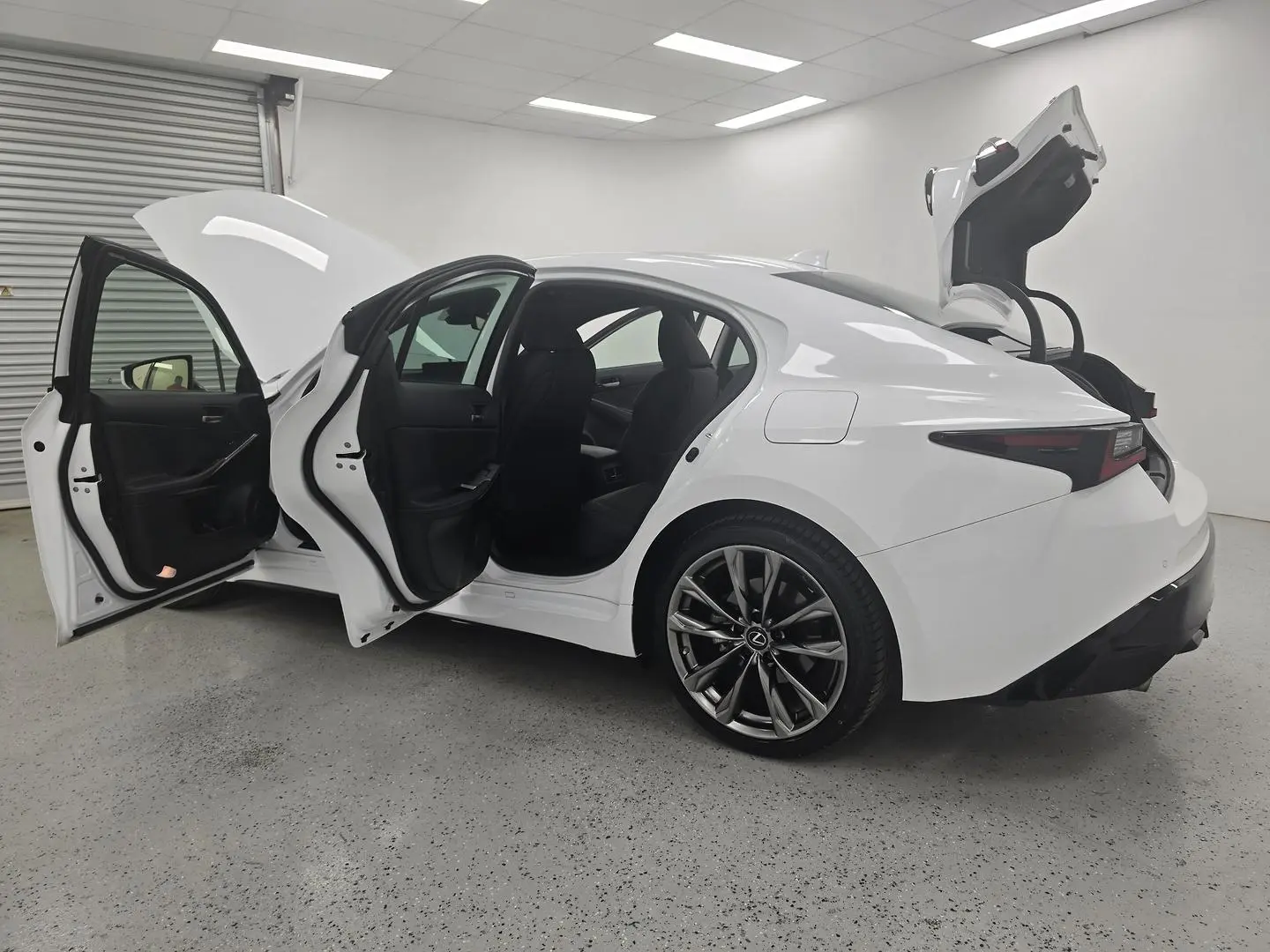 2021 Lexus IS Gallery Image 12