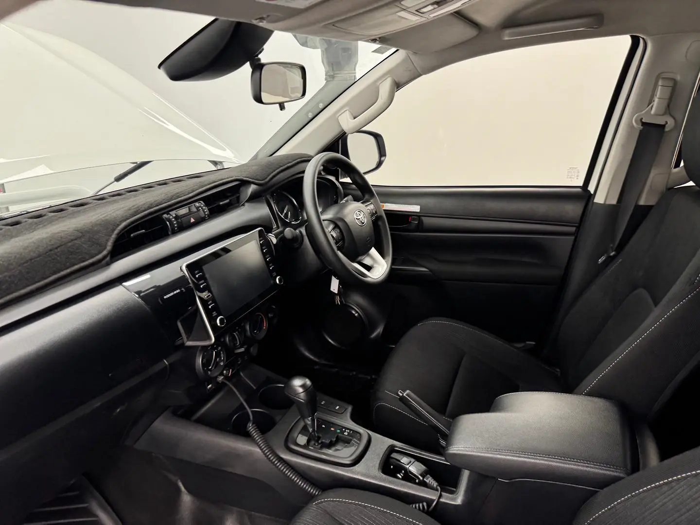 2023 Toyota Hilux Gallery Image 24