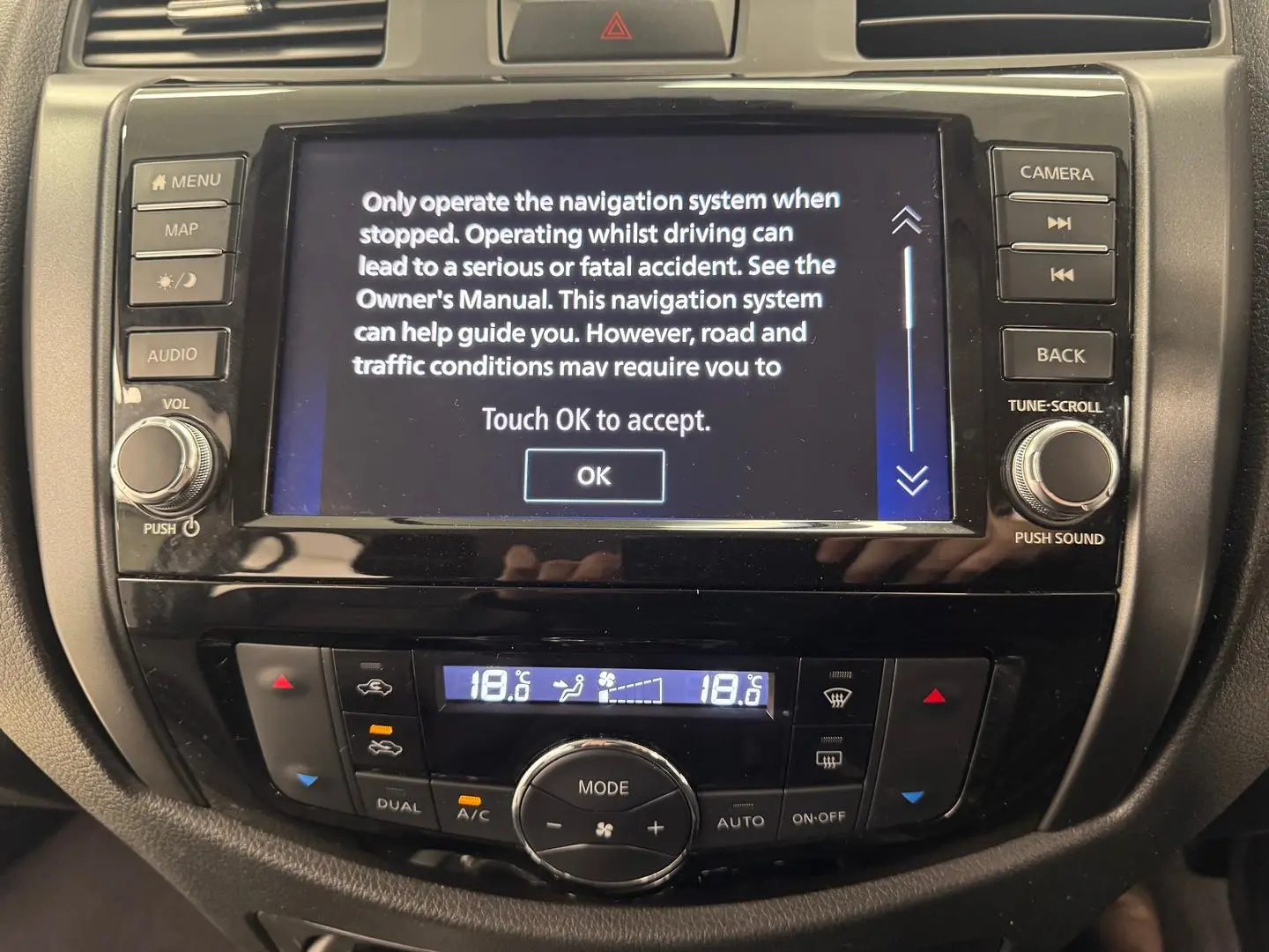2021 Nissan Navara Gallery Image 23