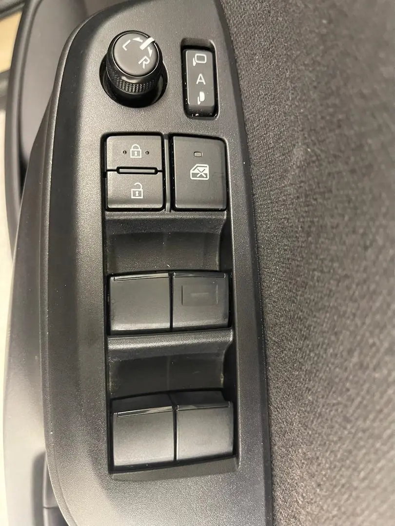 2022 Toyota Yaris Cross Gallery Image 22