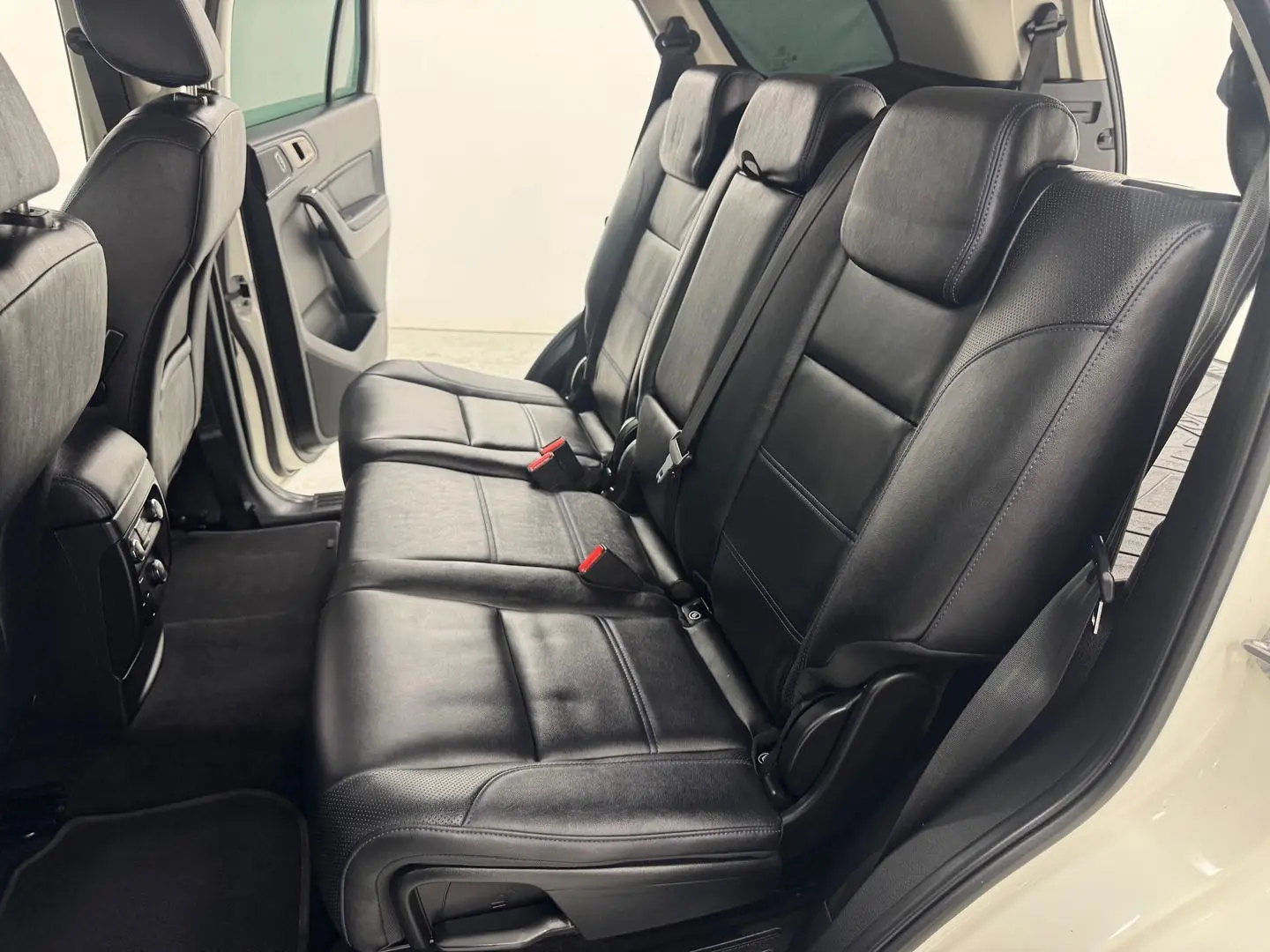 2020 Ford Everest Gallery Image 32