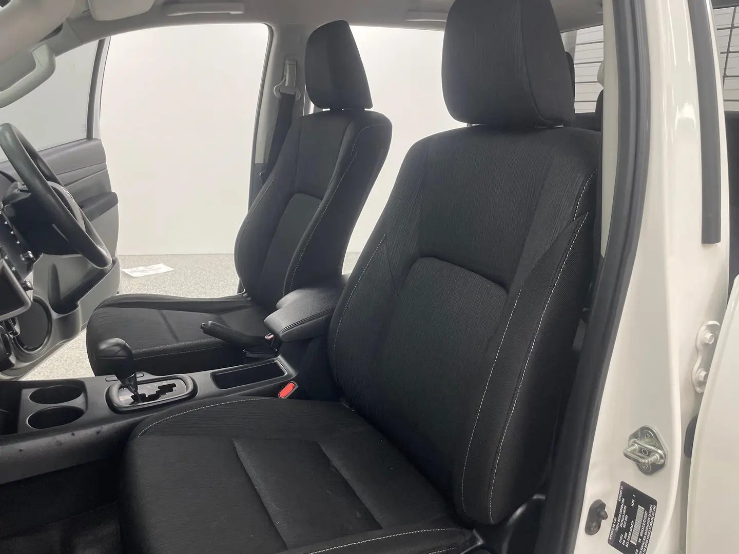 2020 Toyota Hilux Gallery Image 16