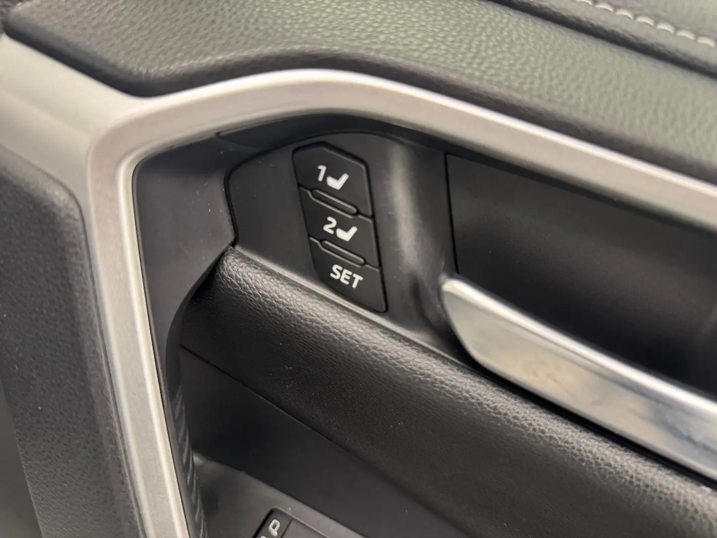 2023 Toyota RAV4 Gallery Image 17