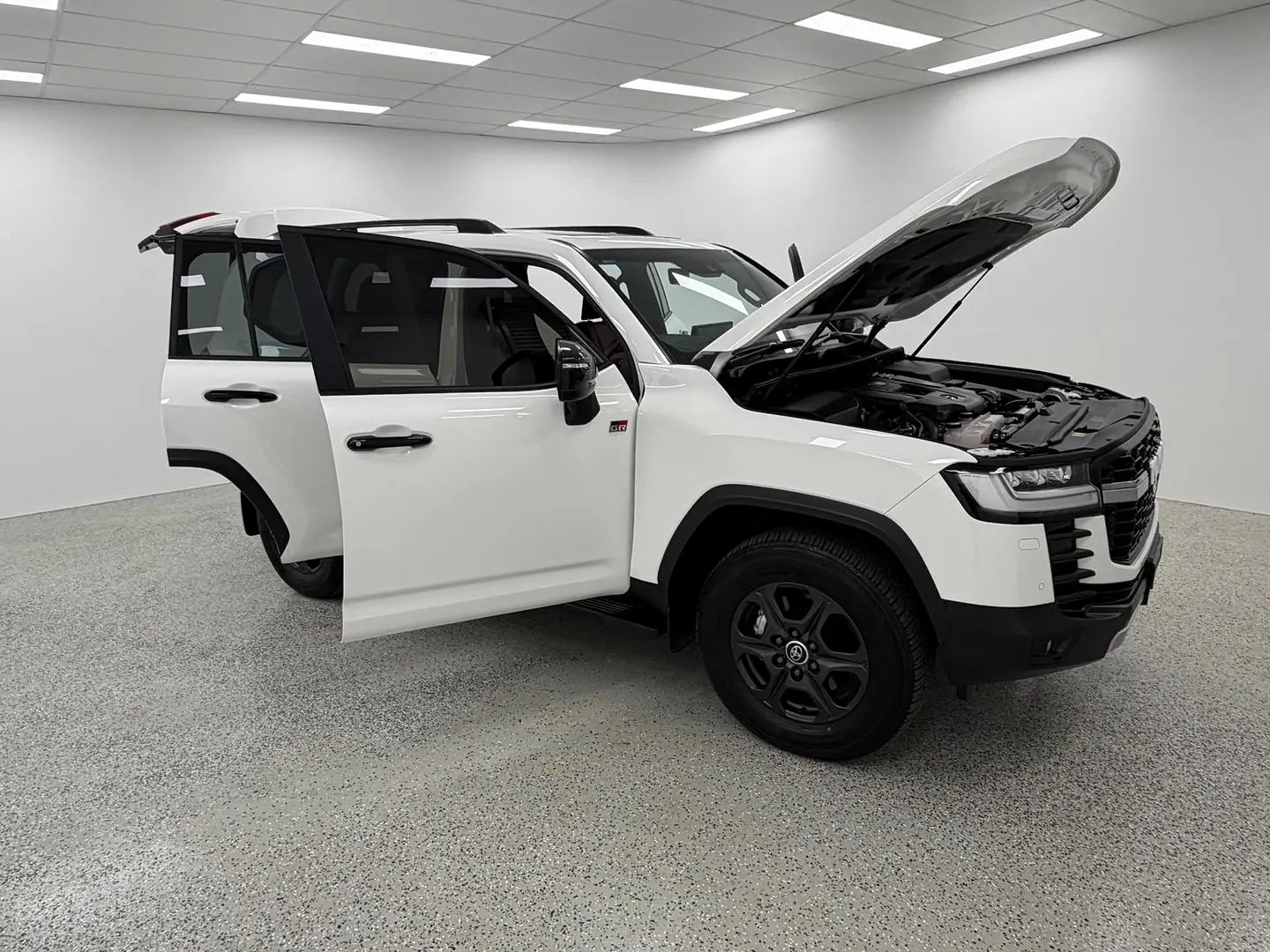 2024 Toyota Landcruiser Gallery Image 8