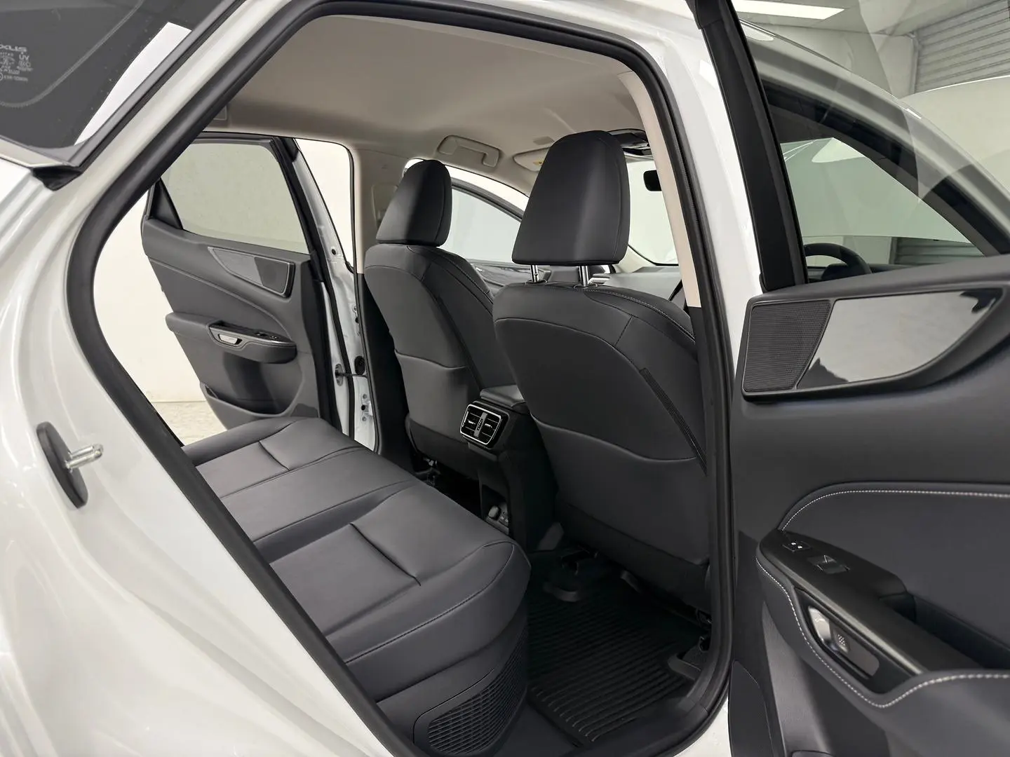 2025 Lexus NX Gallery Image 16