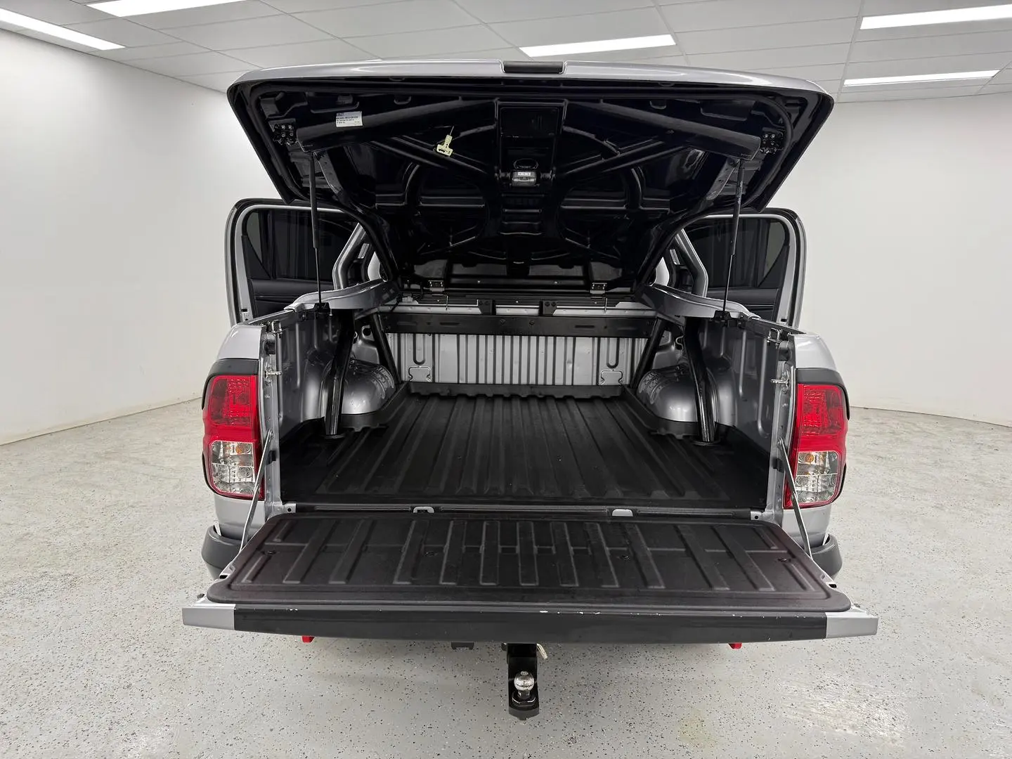 2018 Toyota Hilux Gallery Image 14