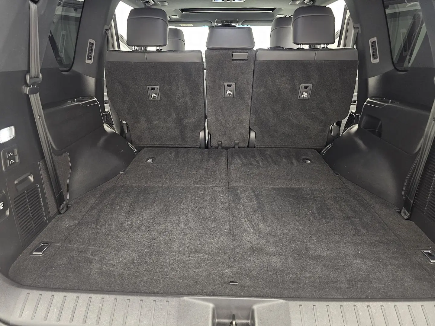 2023 Lexus LX Gallery Image 18