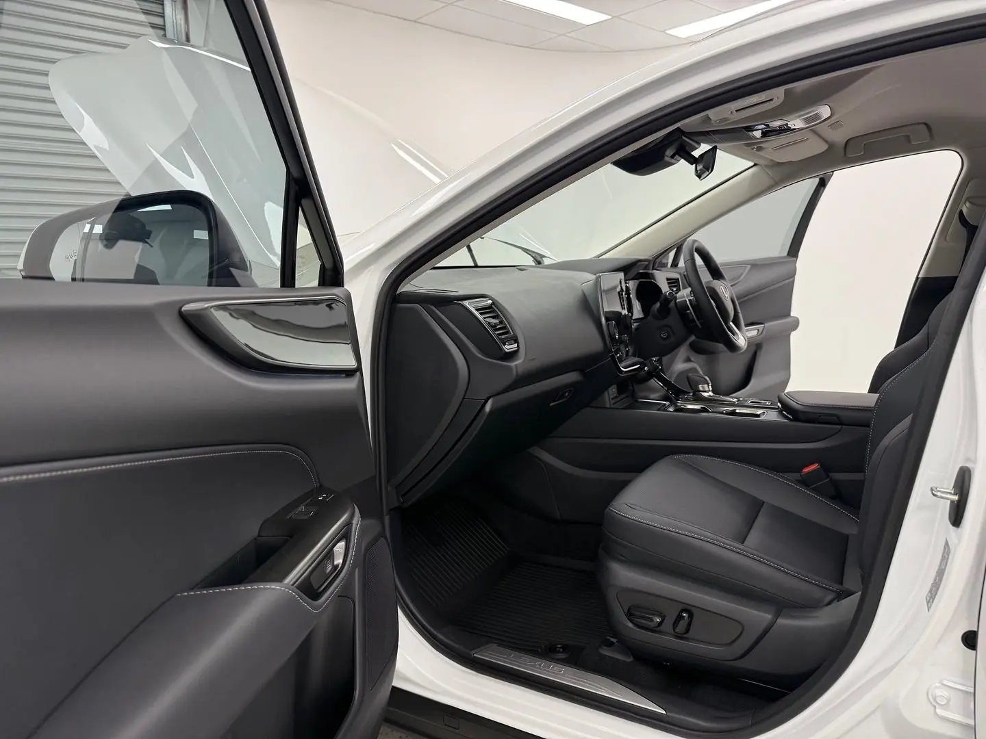 2025 Lexus NX Gallery Image 10