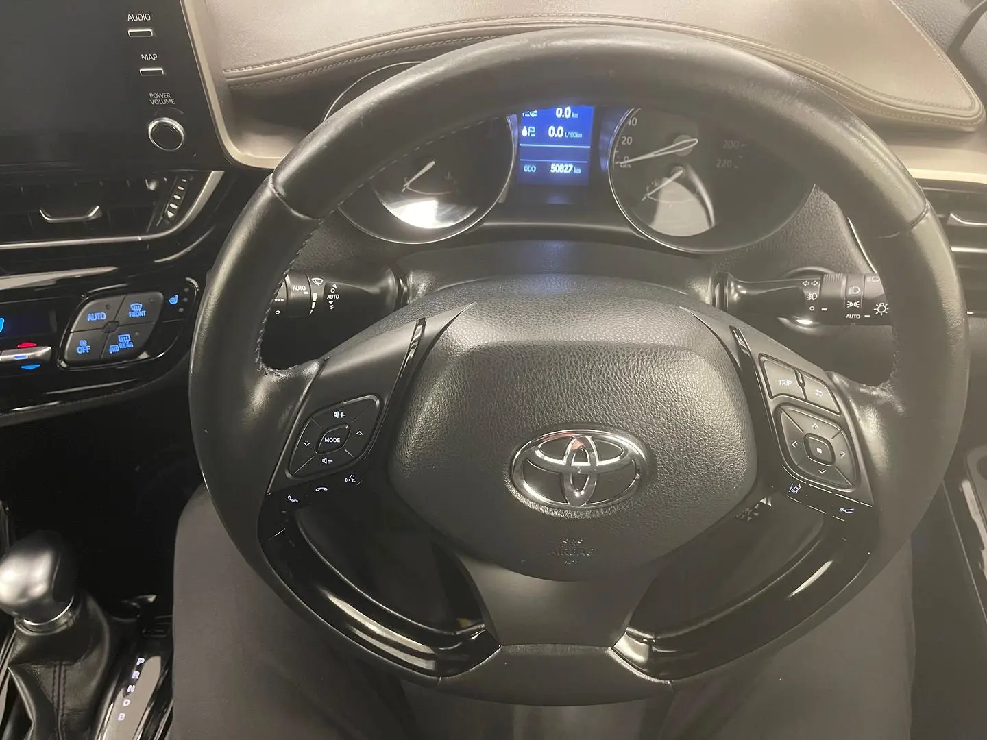 2020 Toyota C-HR Gallery Image 34
