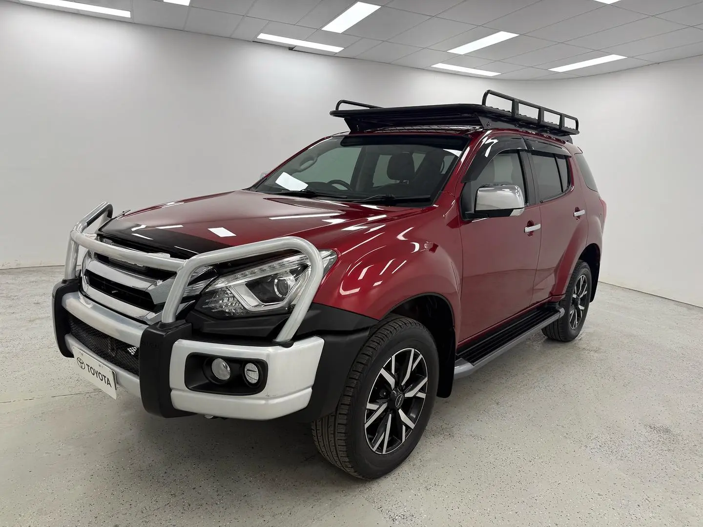 2020 Isuzu MU-X Gallery Image 7