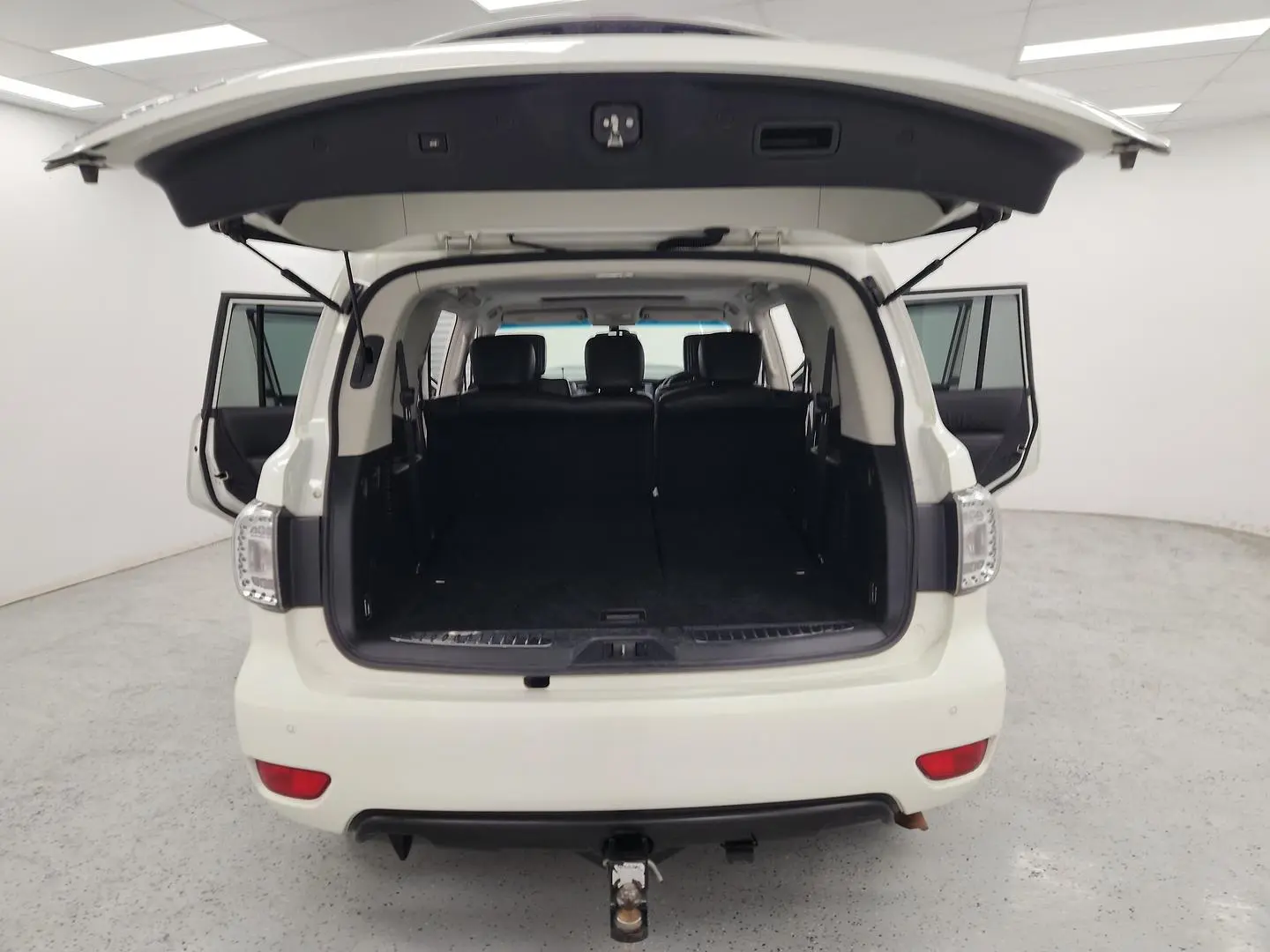 2016 Nissan Patrol Gallery Image 11