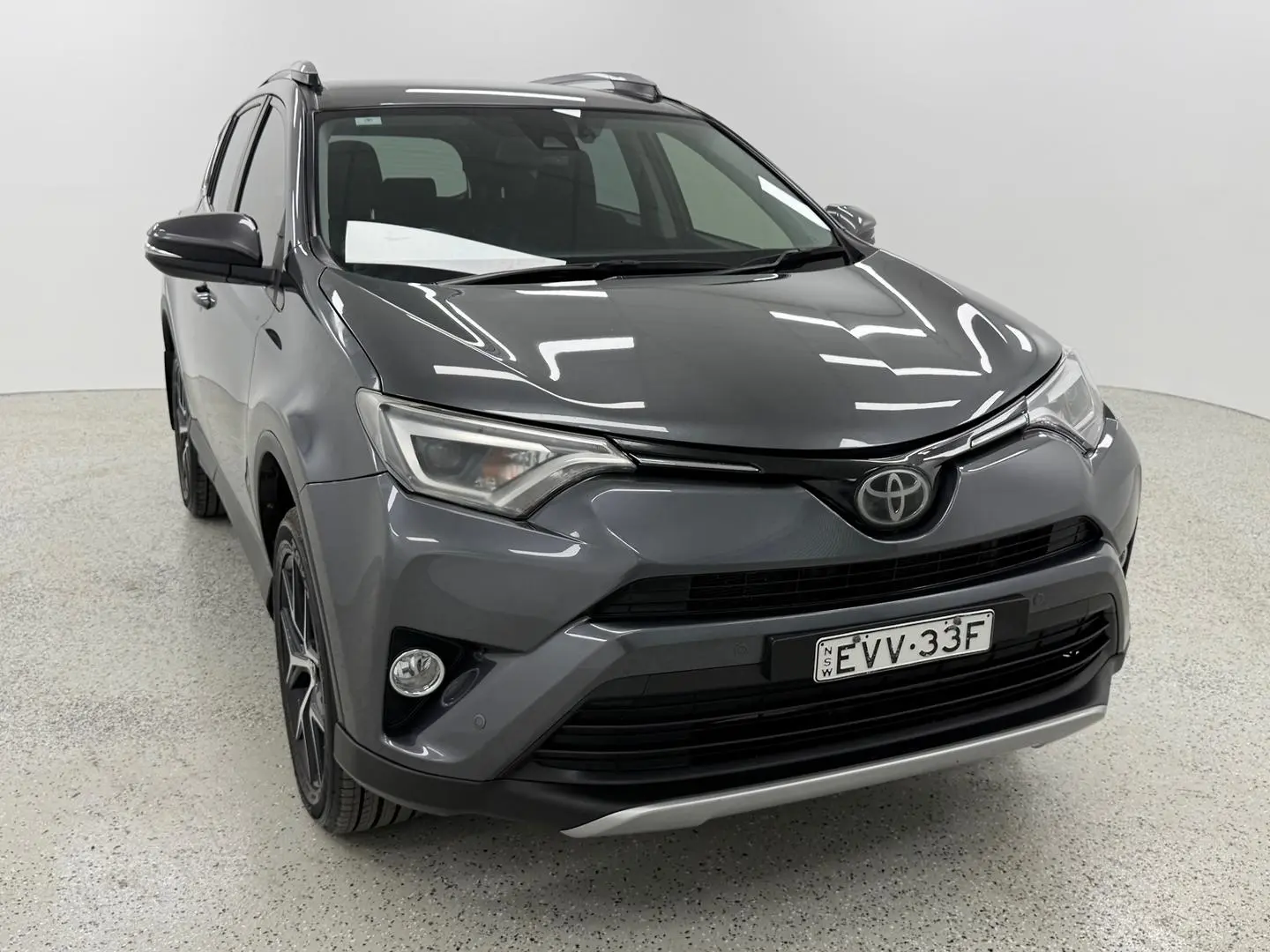 2018 Toyota RAV4 Gallery Image 1