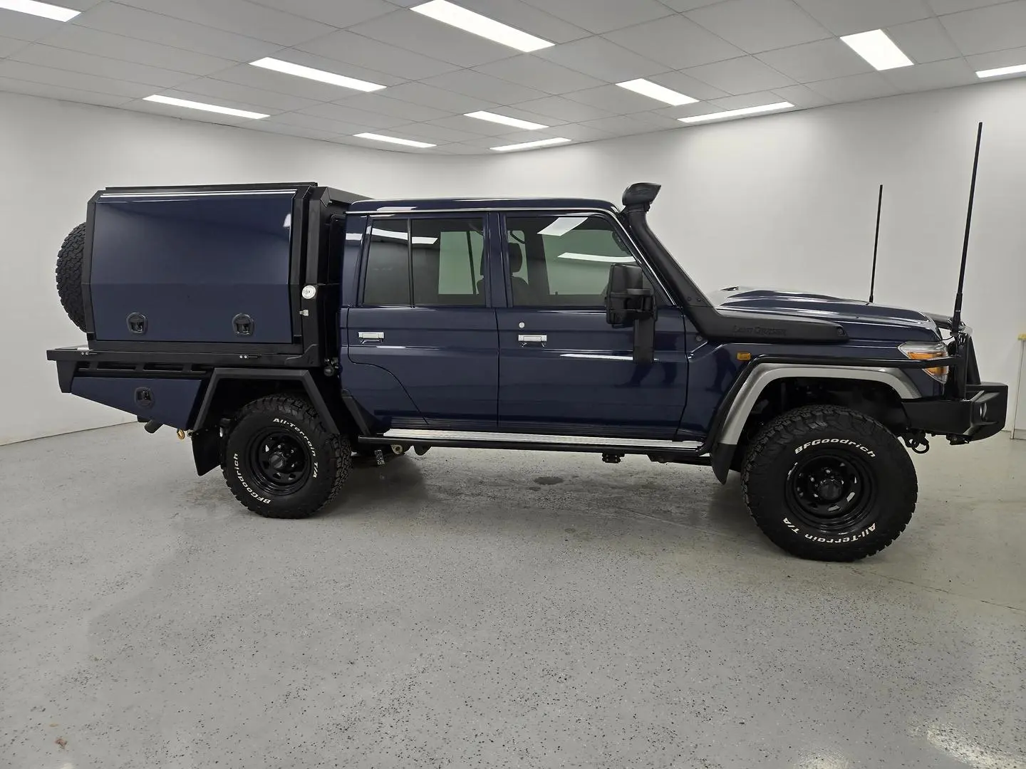 2020 Toyota Landcruiser Gallery Image 2
