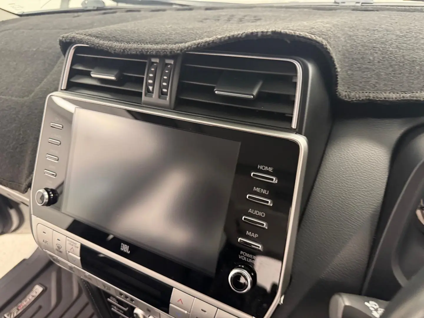 2021 Toyota Landcruiser Prado Gallery Image 18