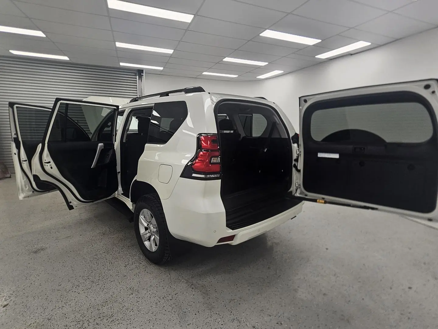 2021 Toyota Landcruiser Prado Gallery Image 16