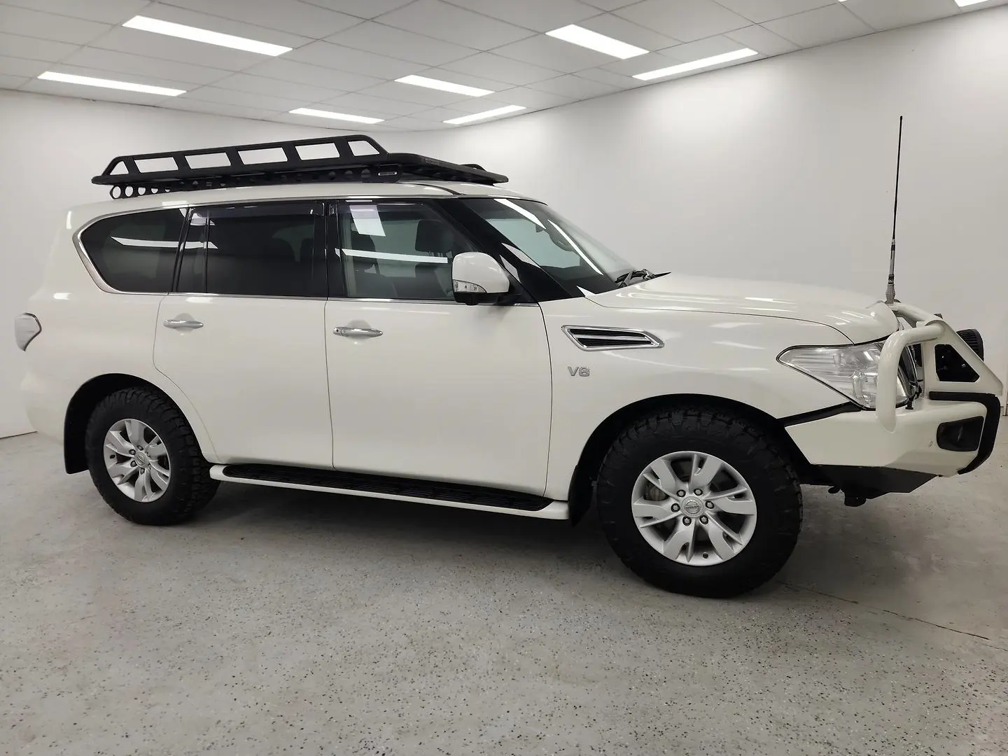 2016 Nissan Patrol Gallery Image 2