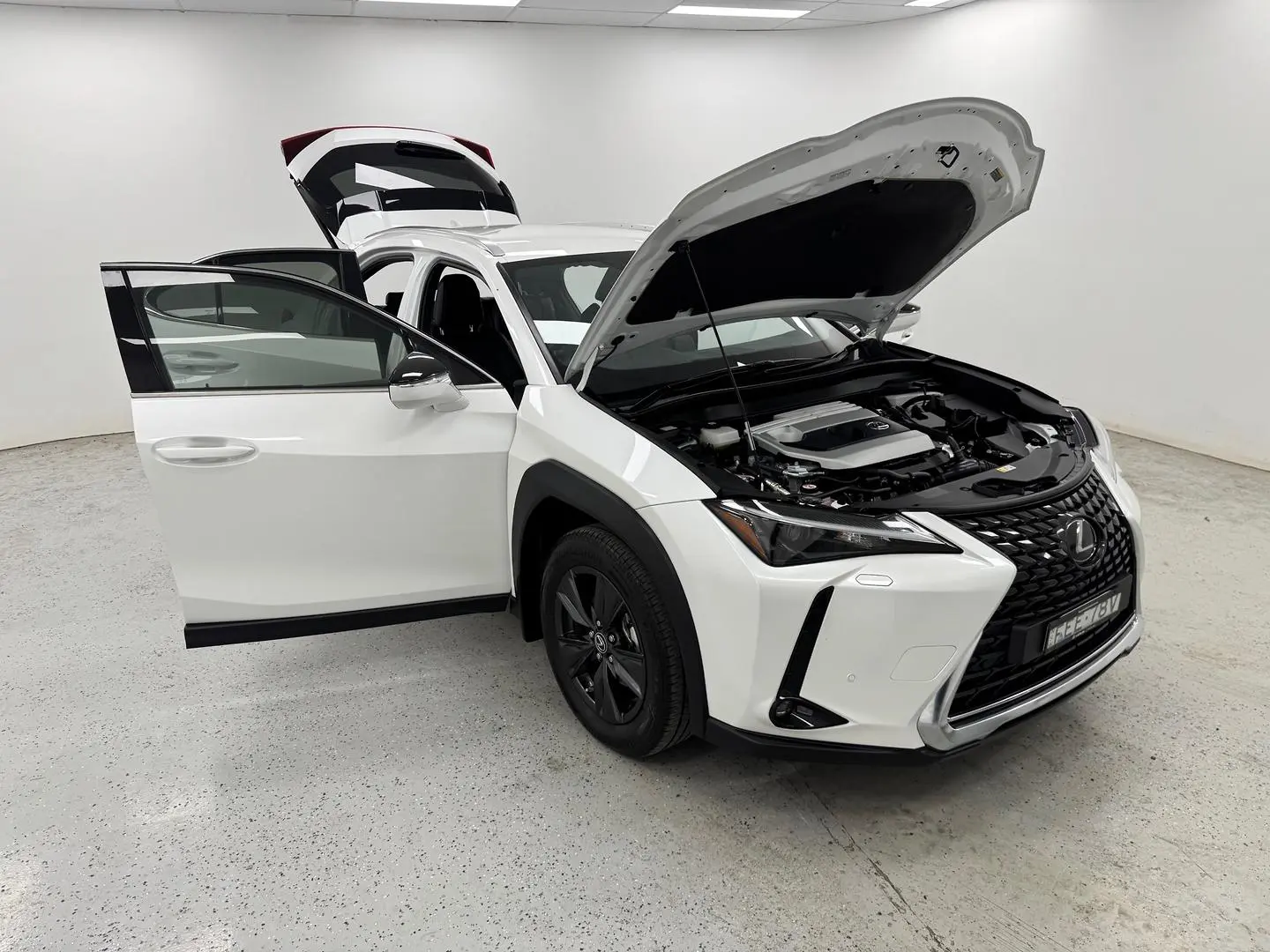 2023 Lexus UX Gallery Image 7
