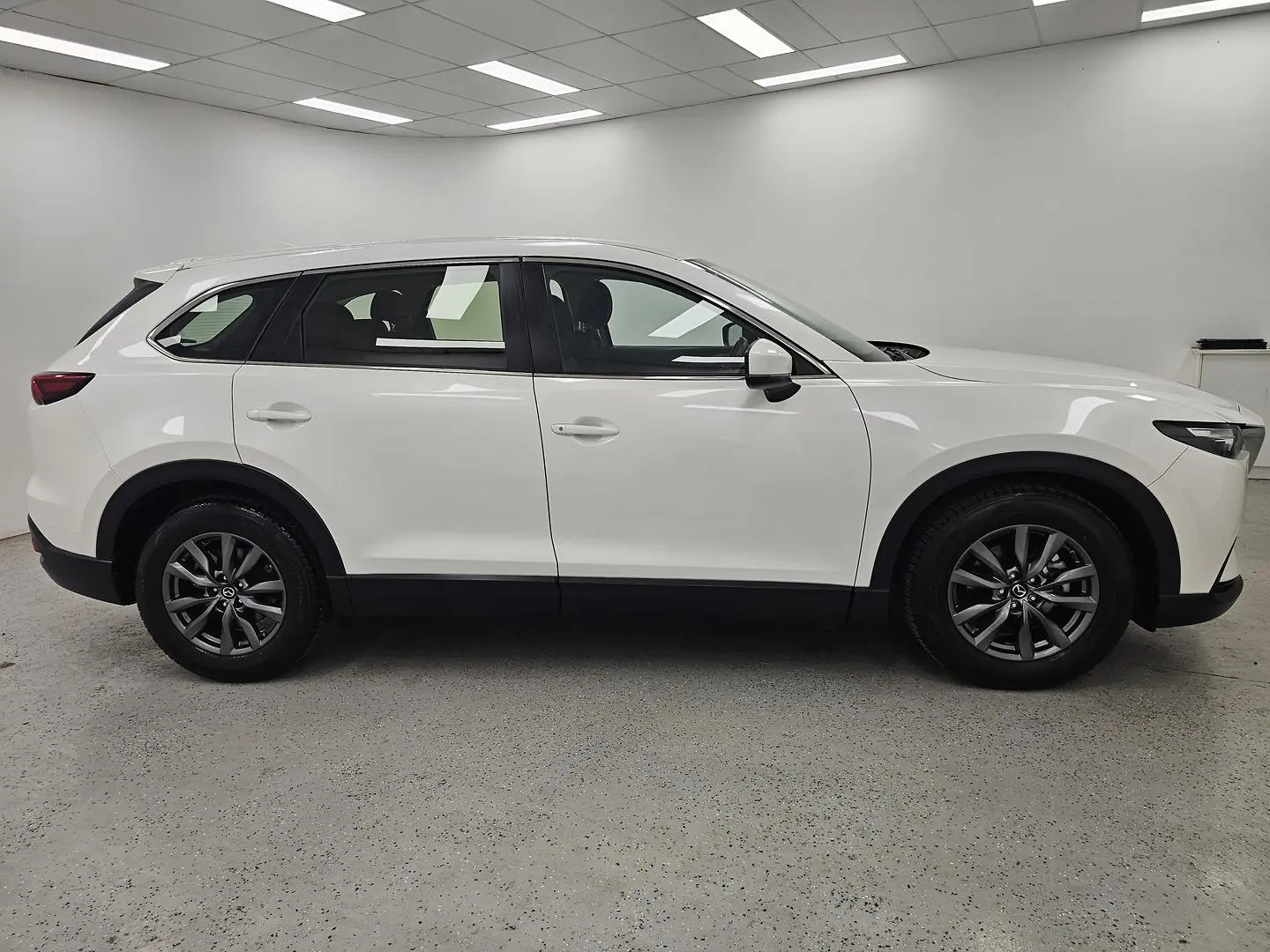 2022 Mazda CX-9 Gallery Image 2