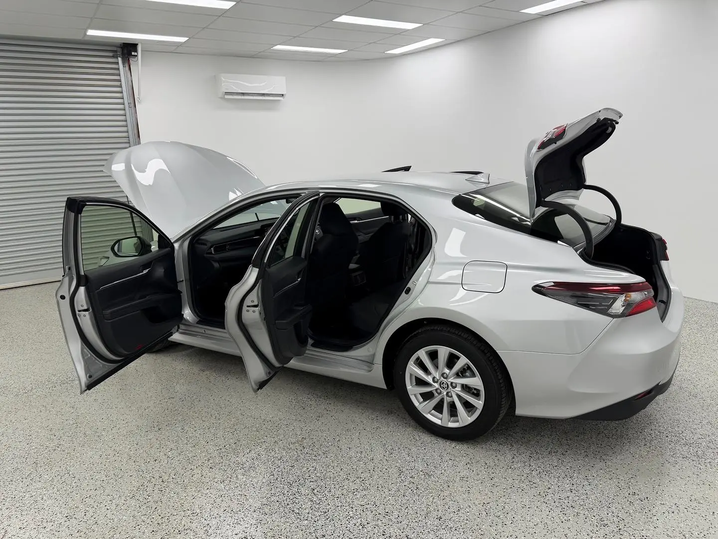 2024 Toyota Camry Gallery Image 10