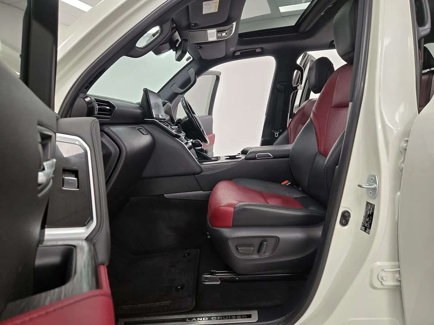 2021 Toyota Landcruiser Gallery Image 18