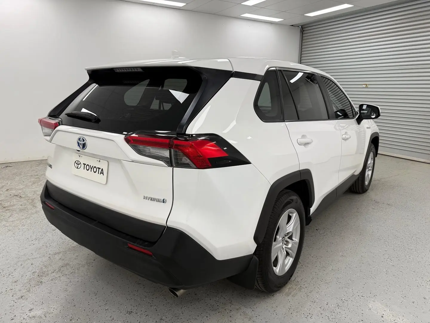 2020 Toyota RAV4 Gallery Image 3